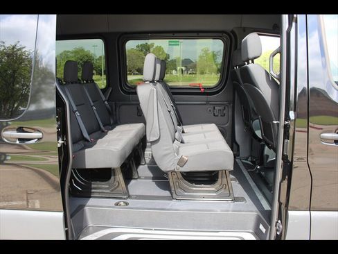 Used 2025 Mercedes-Benz Sprinter 2500 image 17