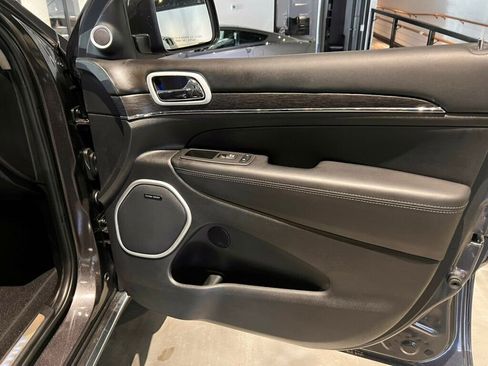 Used 2021 Jeep Grand Cherokee Summit w/ Platinum Series Group image 30