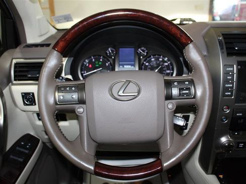 Used 2015 Lexus GX 460 w/ Premium Package AWD/4WD image 15