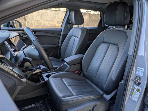 Used 2023 Audi Q4 e-tron Premium w/ Convenience Package image 30