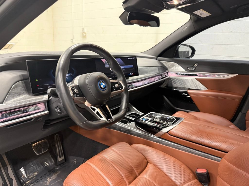 Used 2023 BMW i7 xDrive60 AWD/4WD image 36