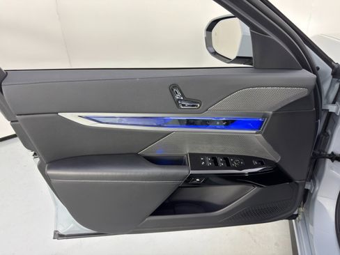 Used 2024 BMW 760i xDrive w/ Premium Package 2 image 51