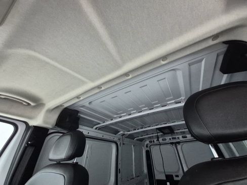 Used 2025 RAM ProMaster 2500 w/ Convenience Group FWD image 17