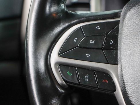 Used 2020 Jeep Grand Cherokee Altitude image 13