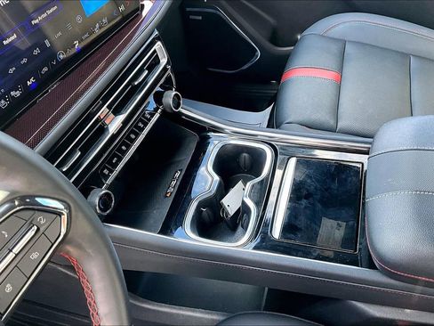 Used 2024 Chevrolet Traverse RS w/ LPO, Floor Liner Package image 18