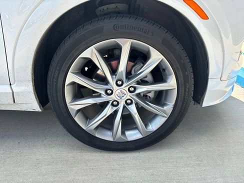 Used 2024 Buick Encore GX Avenir w/ LPO, Road Trip Package FWD image 11