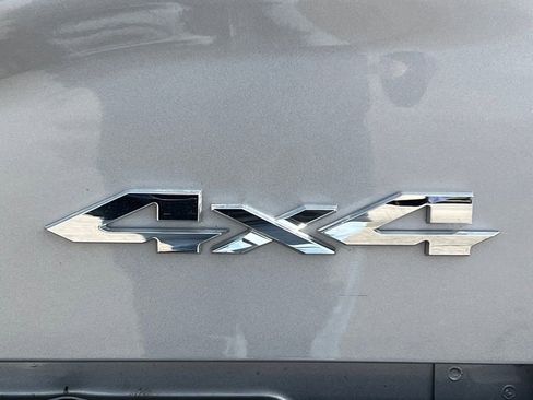 Used 2022 RAM 2500 Laramie w/ Body Color Bumper Group image 19