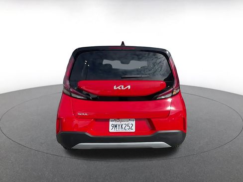 Used 2025 Kia Soul LX w/ LX Technology Package image 12