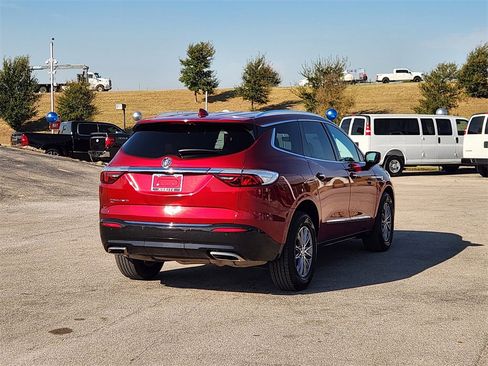 Used 2024 Buick Enclave Premium image 7