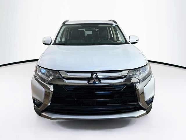 Used 2016 Mitsubishi Outlander AWD image 2
