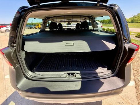 Used 2016 Volvo XC70 T5 Premier w/ Proximity Package FWD image 16