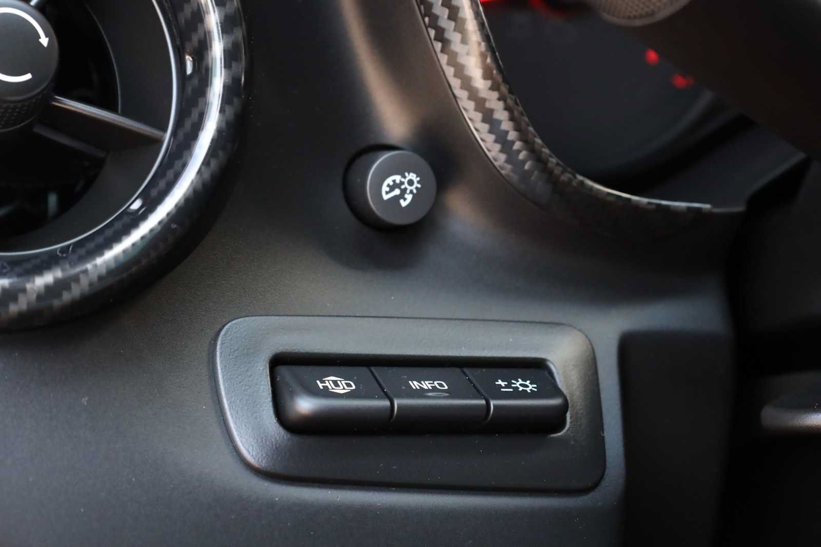 Used 2020 Chevrolet Camaro SS RWD image 30