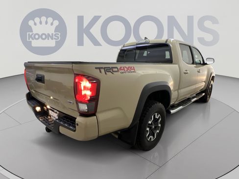 Used 2018 Toyota Tacoma TRD Off-Road w/ Technology Package AWD/4WD image 8