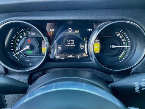 Used 2021 Jeep Wrangler Unlimited Sahara w/ Cold Weather Group AWD/4WD image 21