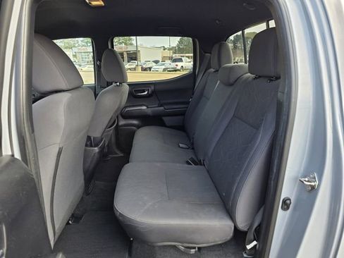 Used 2019 Toyota Tacoma TRD Off-Road w/ Technology Package image 13