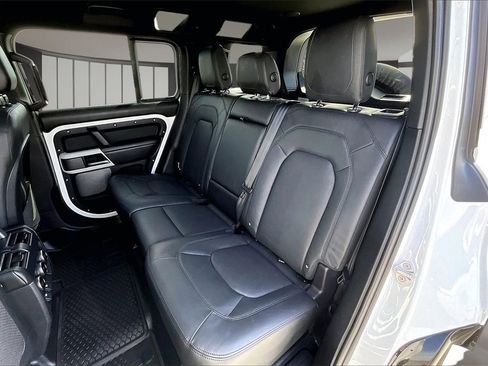 Certified 2023 Land Rover Defender 110 SE image 20