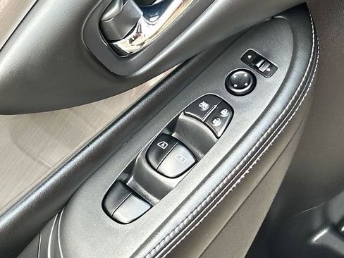 Used 2017 Nissan Murano SV AWD/4WD image 12