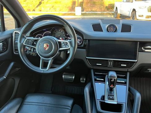 Used 2020 Porsche Cayenne S image 22