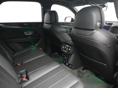 Certified 2021 Bentley Bentayga image 30