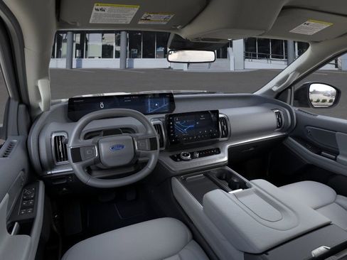 New 2026 Ford Expedition Active RWD image 9