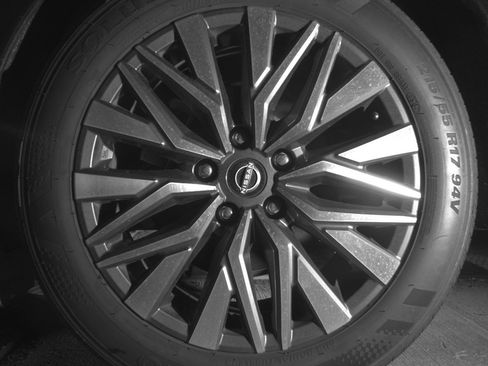 Used 2025 Nissan Altima 2.5 SV FWD image 12