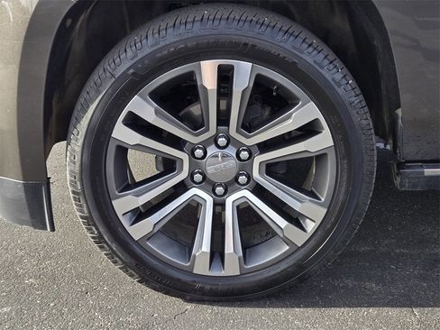 Used 2019 GMC Yukon Denali w/ Denali Ultimate Package image 6