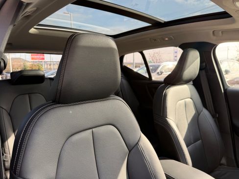 Certified 2025 Volvo XC40 B5 Plus image 11