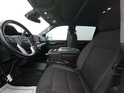 Used 2024 GMC Sierra 2500 SLE w/ SLE Convenience Package image 3