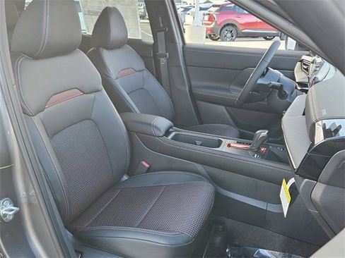 New 2026 Nissan Kicks SR image 17