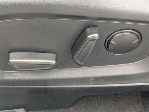 Used 2024 Ford Explorer XLT w/ Equipment Group 202A image 15