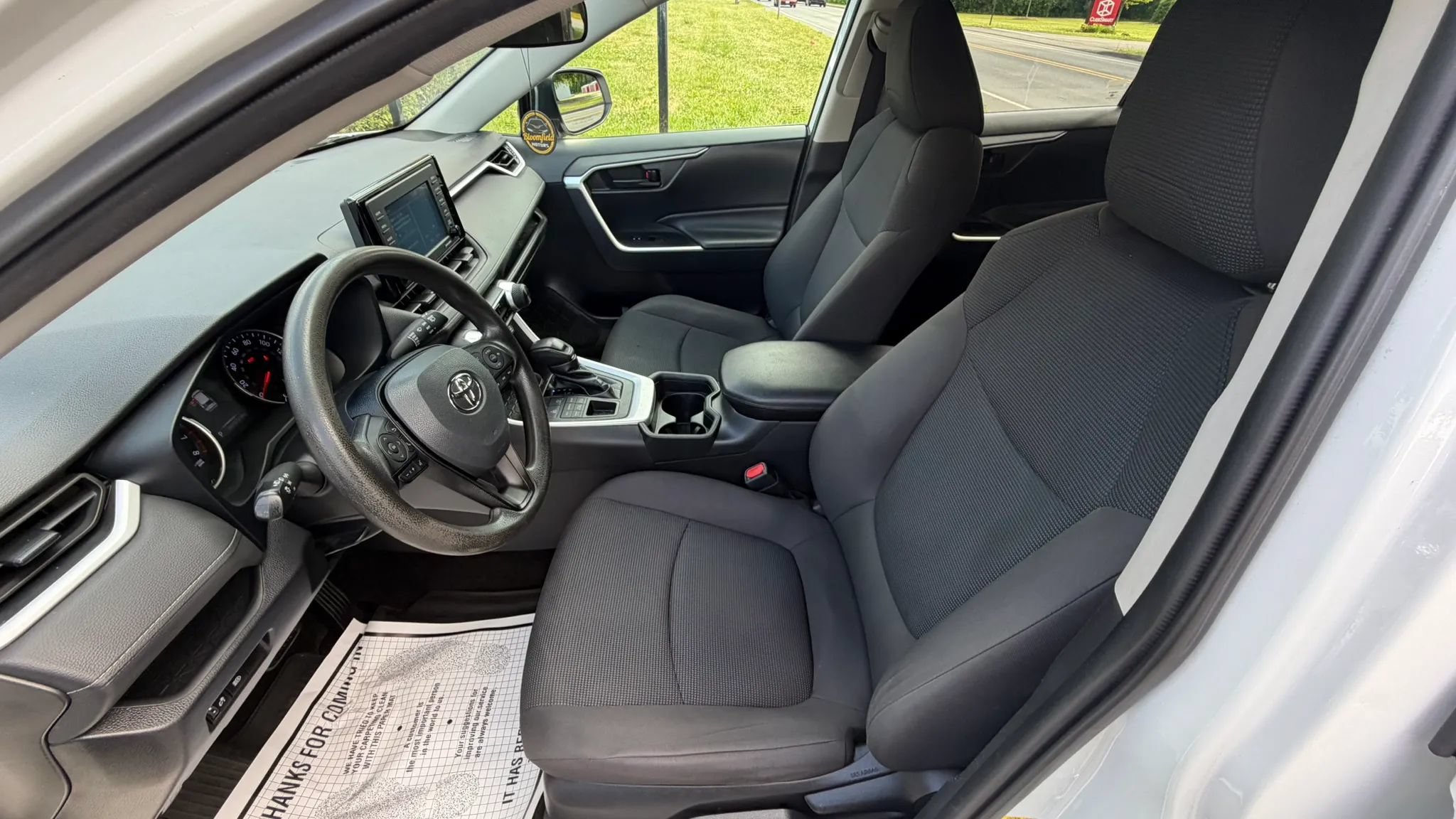 Used 2021 Toyota RAV4 LE AWD/4WD image 10