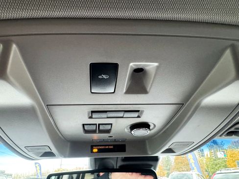 Used 2017 GMC Yukon Denali w/ Open Road Package image 31