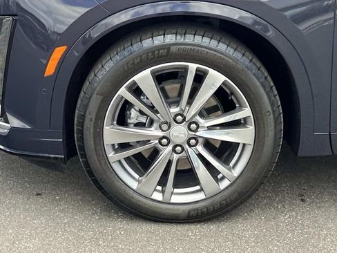 Certified 2025 Cadillac XT6 Premium Luxury w/ Platinum Package AWD/4WD image 8