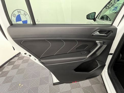 Used 2024 Volkswagen Tiguan SE image 27