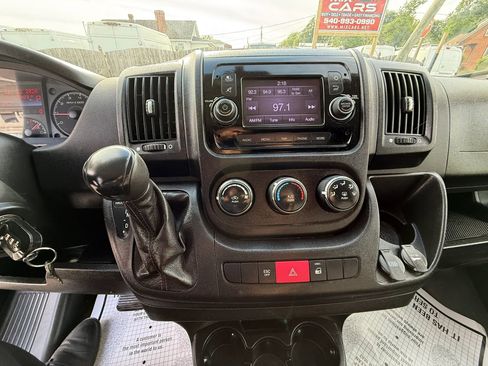 Used 2021 RAM ProMaster 2500 FWD image 5