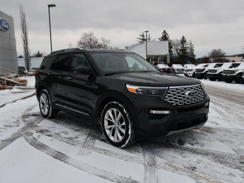 Used 2023 Ford Explorer Platinum w/ Technology Package image 9