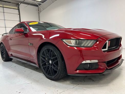 Used 2017 Ford Mustang GT RWD image 8