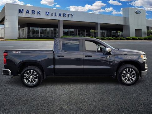 Used 2022 Chevrolet Silverado 1500 LT image 2