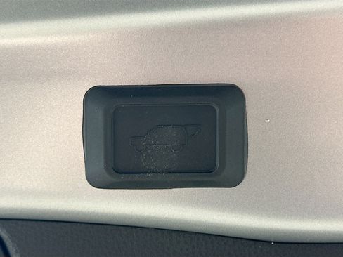 Used 2025 Toyota RAV4 XLE w/ Convenience Package FWD image 30