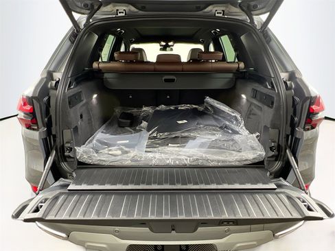 New 2026 BMW X5 xDrive40i w/ Climate Comfort Package image 28