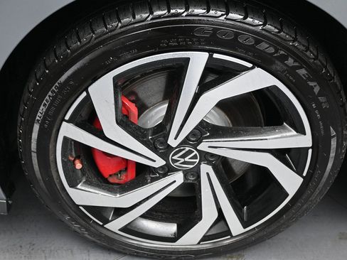 Used 2024 Volkswagen Jetta GLI Autobahn image 41