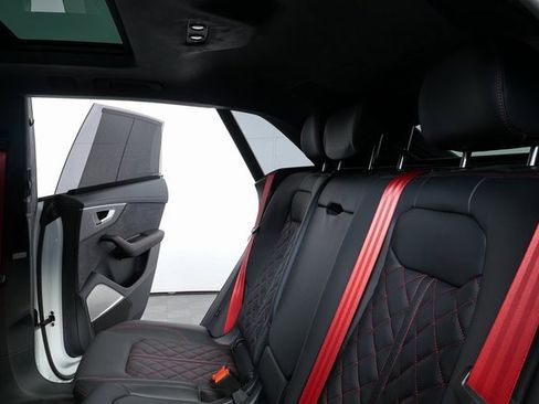 New 2026 Audi SQ8 Prestige image 16