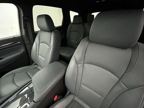 Used 2023 Buick Enclave Essence w/ Sport Touring Edition image 27