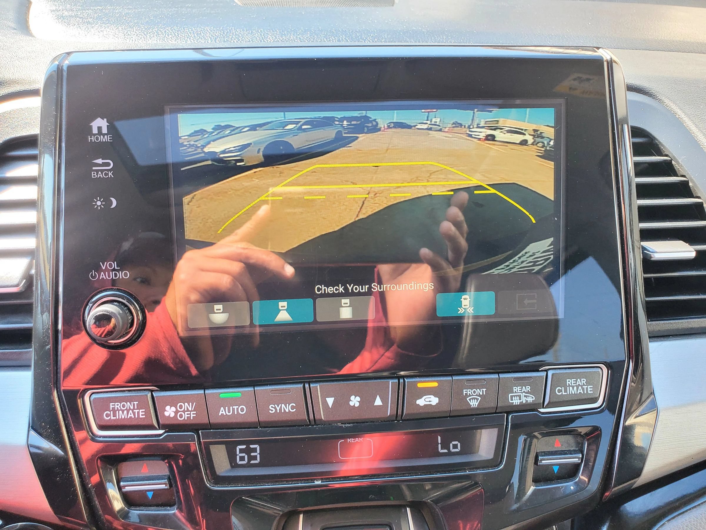 Used 2018 Honda Odyssey Elite image 3