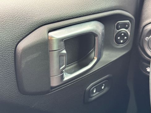 Used 2023 Jeep Wrangler Unlimited w/ Cold Weather Group image 23