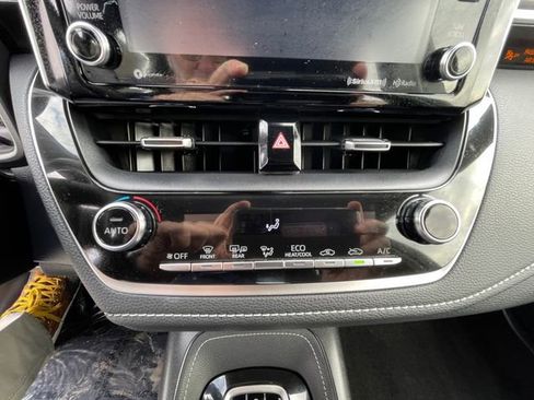 Used 2019 Toyota Corolla SE w/ SE Option Package image 22