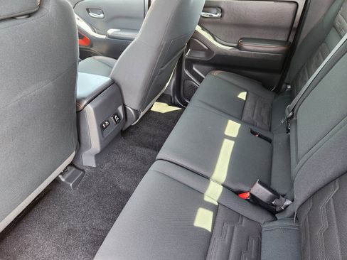 Used 2023 Nissan Frontier PRO-4X w/ Pro Convenience Package image 9