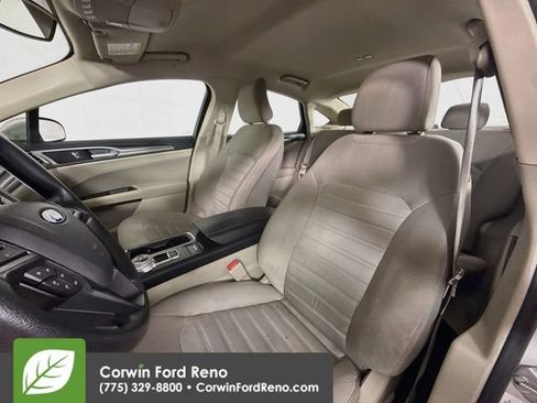 Used 2019 Ford Fusion SE FWD image 19