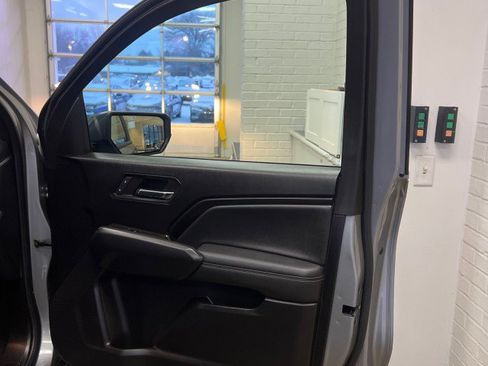 Used 2023 Chevrolet Colorado LT image 13