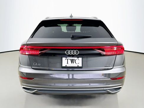 Used 2022 Audi Q8 Premium AWD/4WD image 6